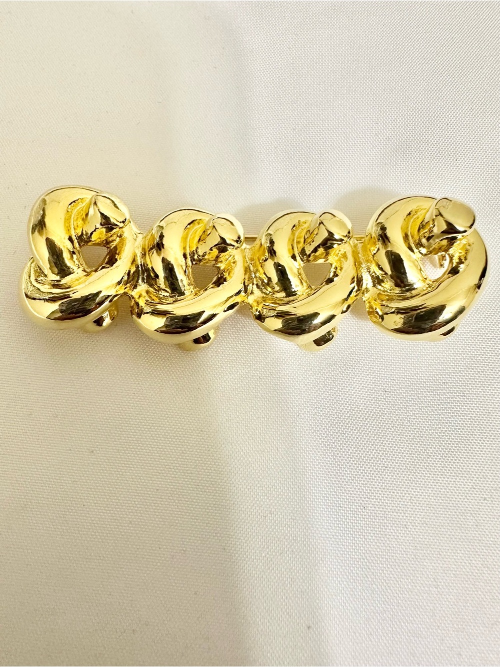 Elegant Vintage Gold Plated Knot Link Statement Brooch